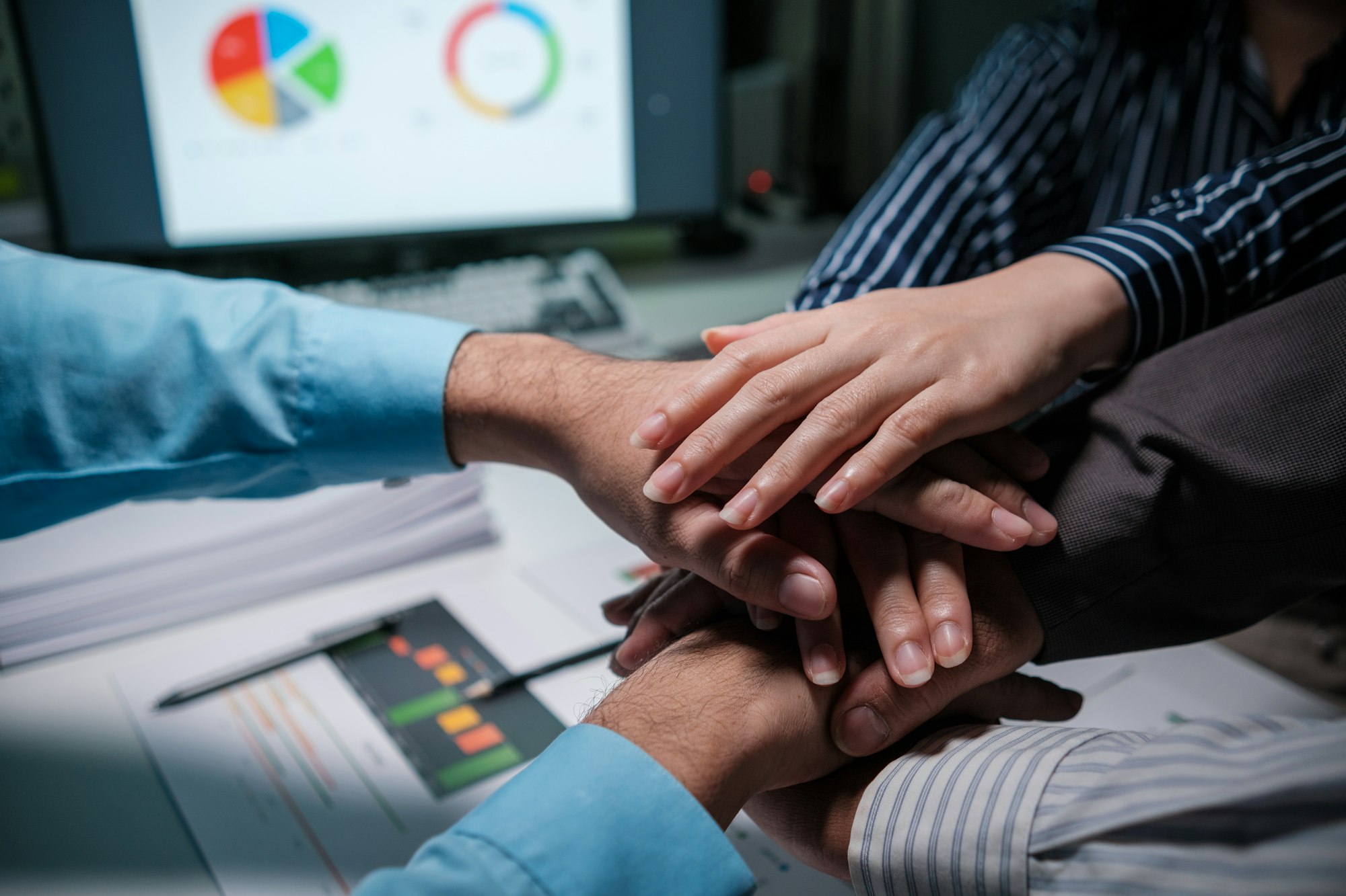 Success in negotiating and entering into business contracts, Meeting commitments in a meeting room a